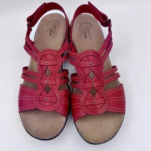 EUC Clarks Women's Leisa Janna Leather Strappy Comfort Ortholite Sandals | 9.5W